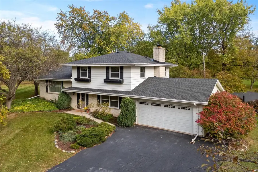 11884 N Oriole LANE, Mequon, WI 53092 - Image #2
