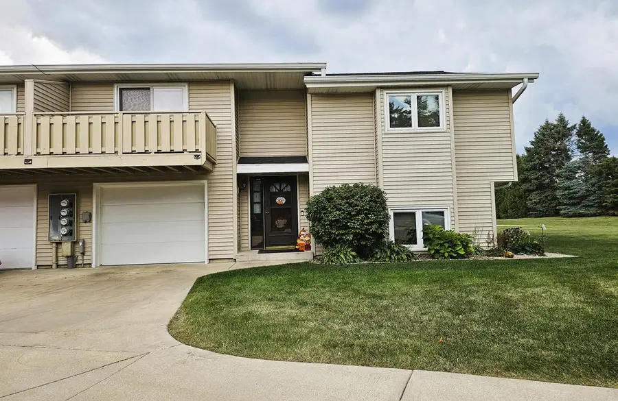 6440 S Crabapple COURT #4, Oak Creek, WI 53154 - Image #2
