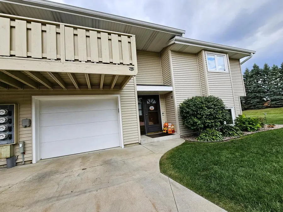 6440 S Crabapple COURT #4, Oak Creek, WI 53154 - Image #3