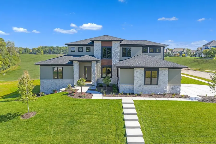 W188N5040 Red Crown TRAIL, Menomonee Falls, WI 53051 - Image #3