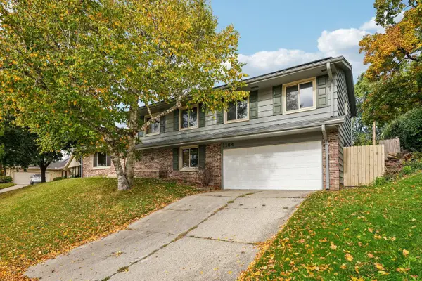 1164 Downing DRIVE, Waukesha, WI 53186