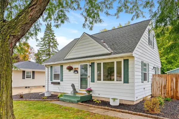 1014 1st AVENUE, Grafton, WI 53024