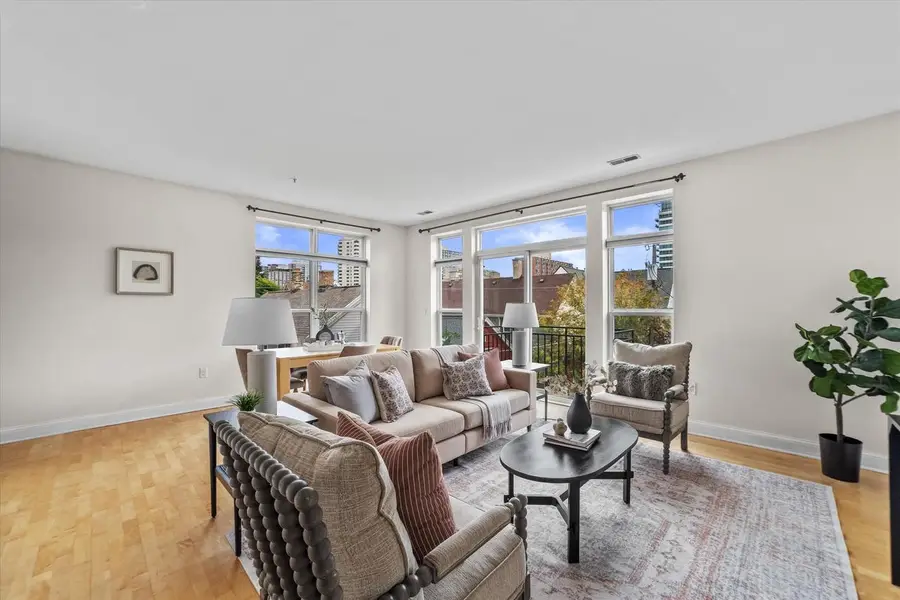 1550 N Warren AVENUE #304, Milwaukee, WI 53202 - Image #3