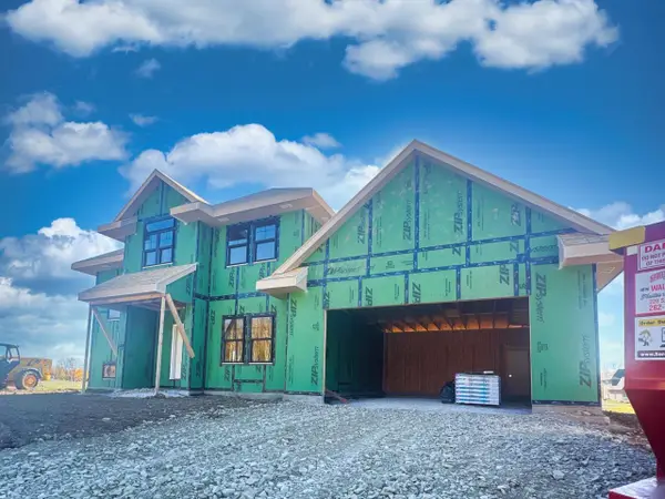 N66W21075 Sweet Clover DRIVE, Menomonee Falls, WI 53051