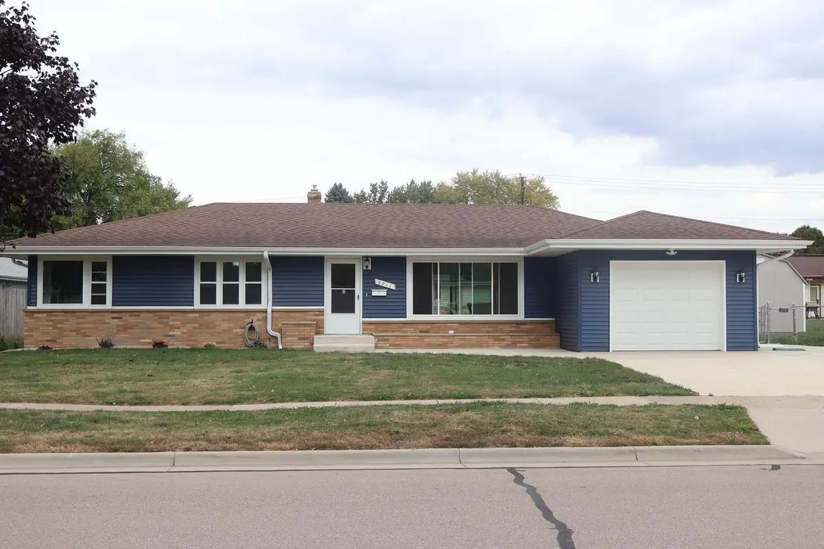 2711 Hyacinth AVENUE, Janesville, WI 53545 - Image #1