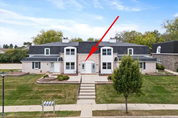 2057 Chateau COURT, Grafton, WI 53024