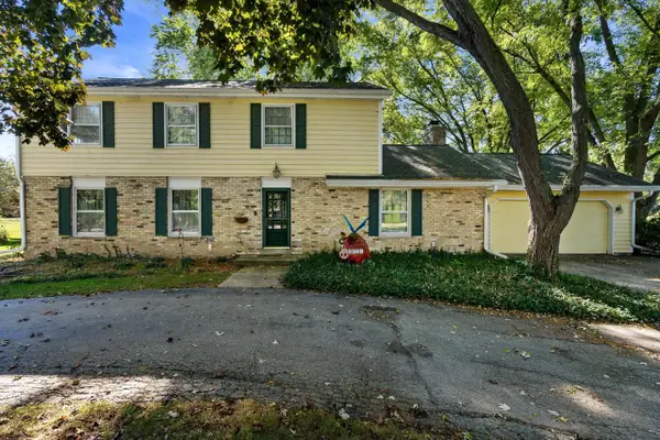 8021 W Evergreen ROAD, Mequon, WI 53097