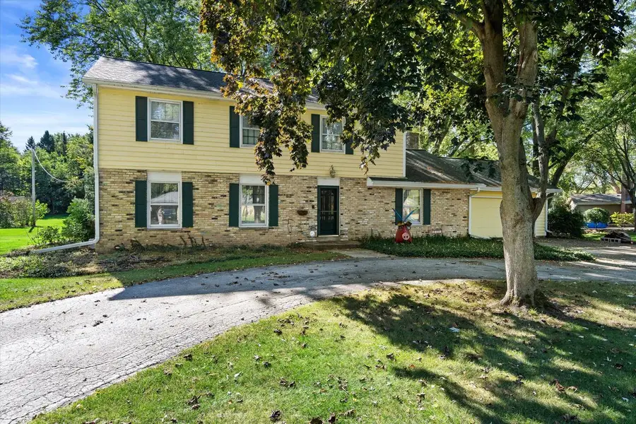 8021 W Evergreen ROAD, Mequon, WI 53097 - Image #2