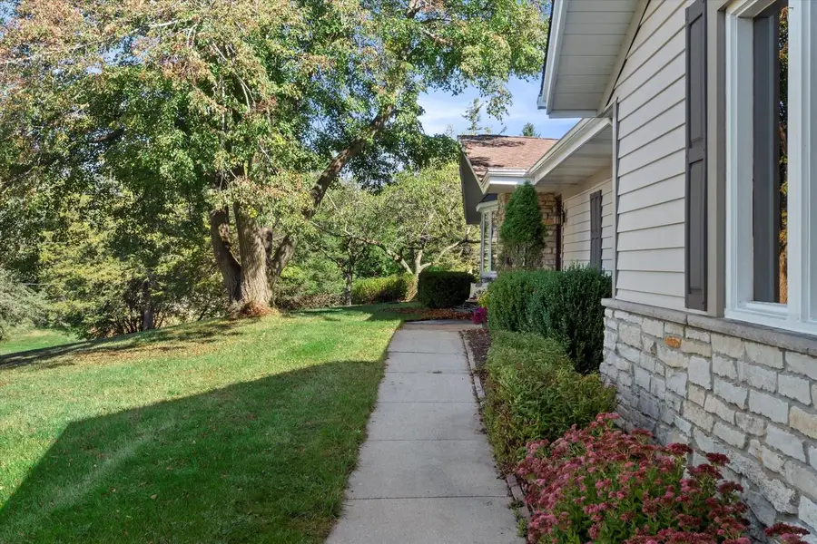 W338S4370 Drumlin DRIVE, Dousman, WI 53118 - Image #3