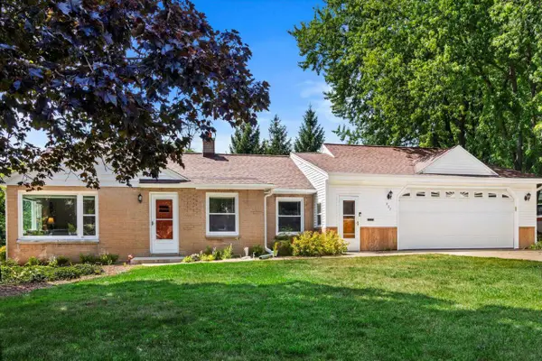 227 Park Crest DRIVE, Thiensville, WI 53092