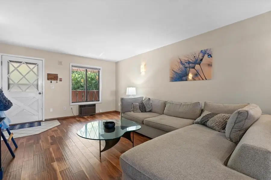 1334 Greenhedge ROAD #B7, Pewaukee, WI 53072 - Image #3