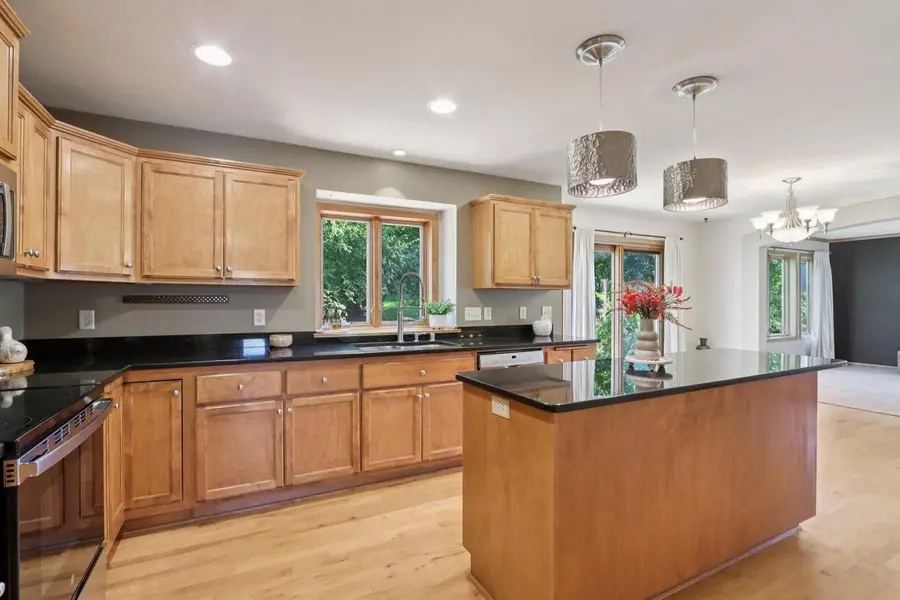 2217 Deer PATH, Waukesha, WI 53189 - Image #2