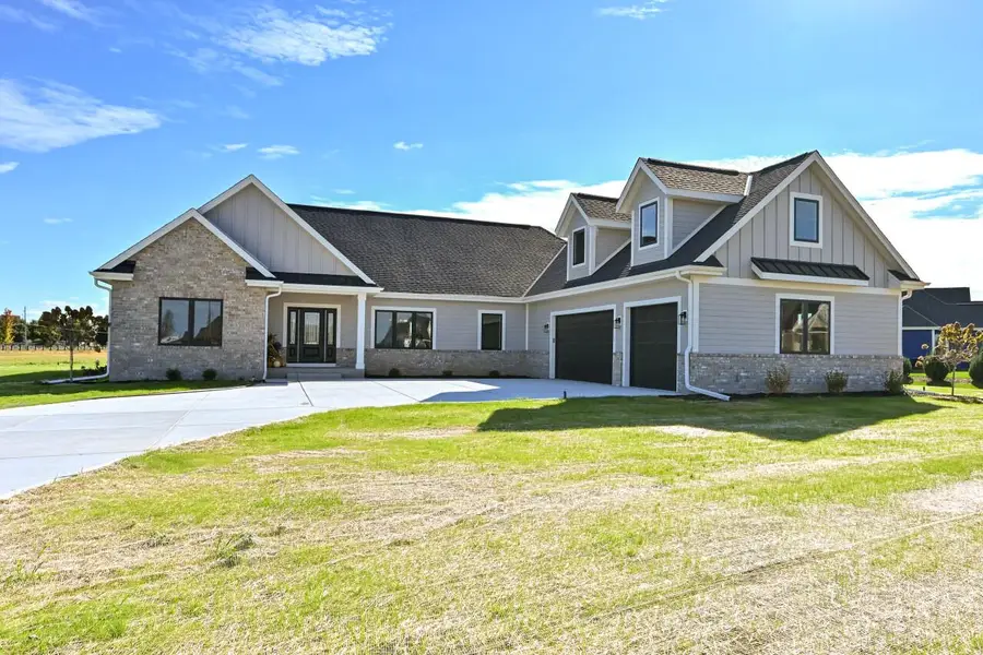 N66W34839 Baltic PASS, Oconomowoc, WI 53066 - Image #2