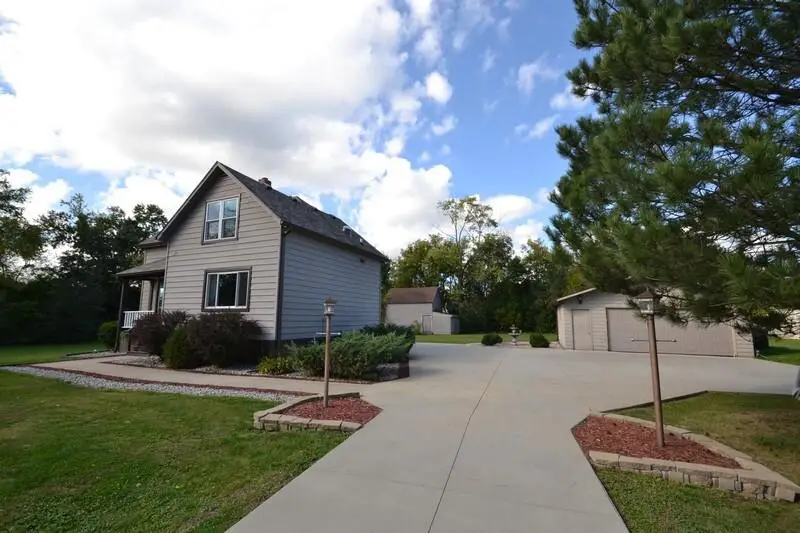 7461 S 68th STREET, Franklin, WI 53132 - Image #2