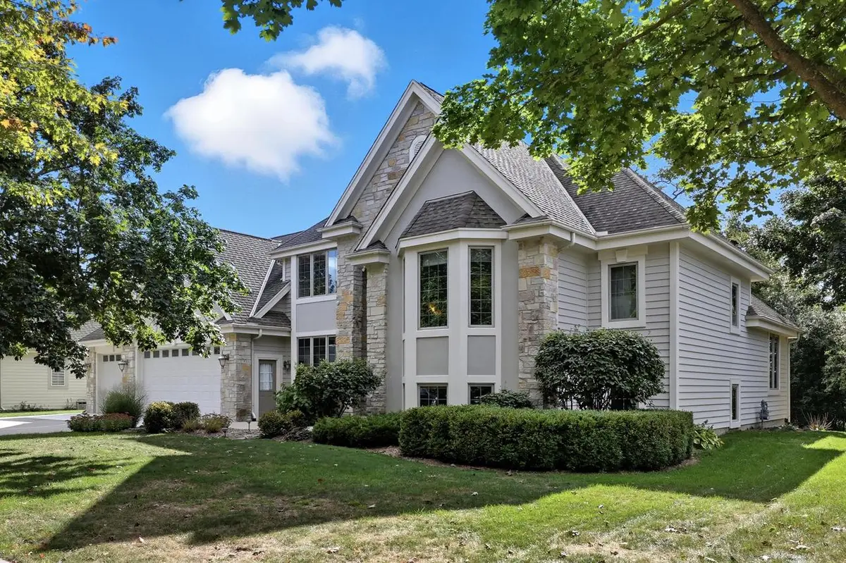 915 Schloemer DRIVE, West Bend, WI 53095 - Image #1