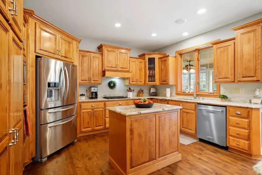 915 Schloemer DRIVE, West Bend, WI 53095 - Image #3