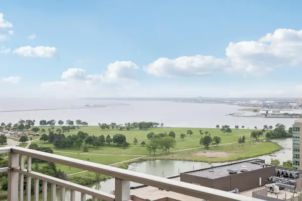 1522 N Prospect AVENUE #1302, Milwaukee, WI 53202