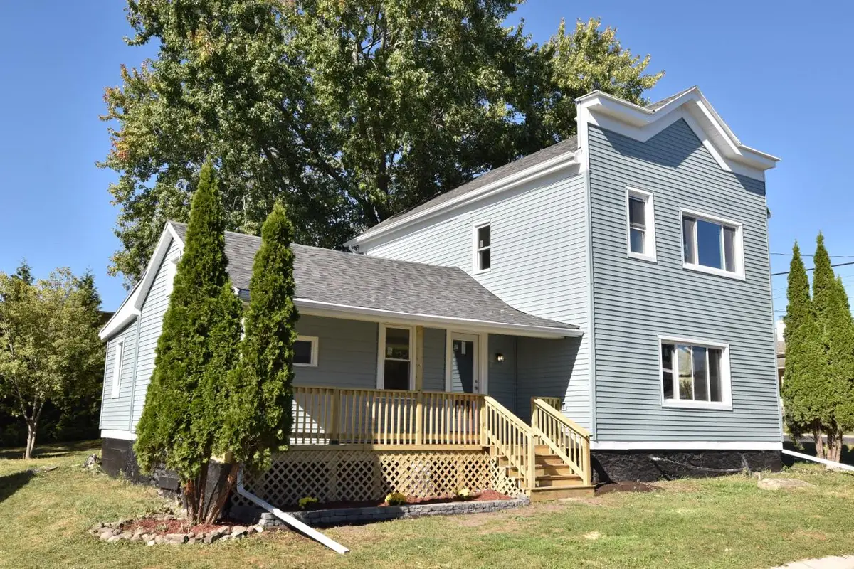 N5415 Park AVENUE, Fredonia, WI 53021 - Image #1