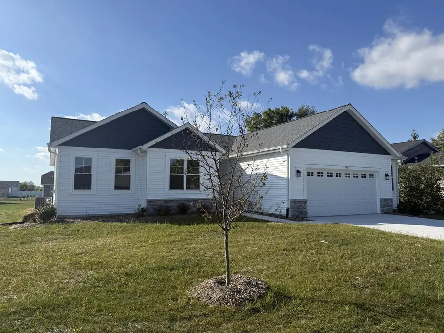 315 Ridgeview DRIVE, Lake Mills, WI 53551 - Image #3