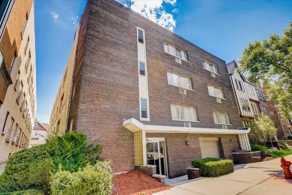 4434 N Oakland AVENUE #206, Shorewood, WI 53211