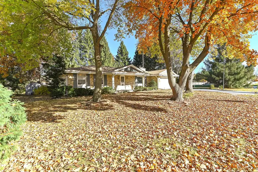 740 E Lisbon ROAD, Oconomowoc, WI 53066 - Image #2