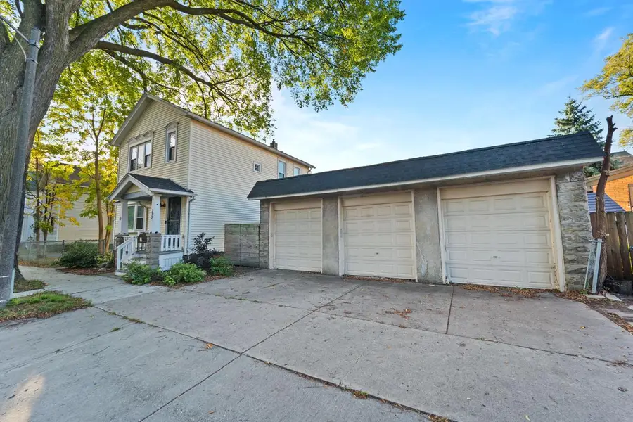 327 W Mineral STREET, Milwaukee, WI 53204 - Image #2