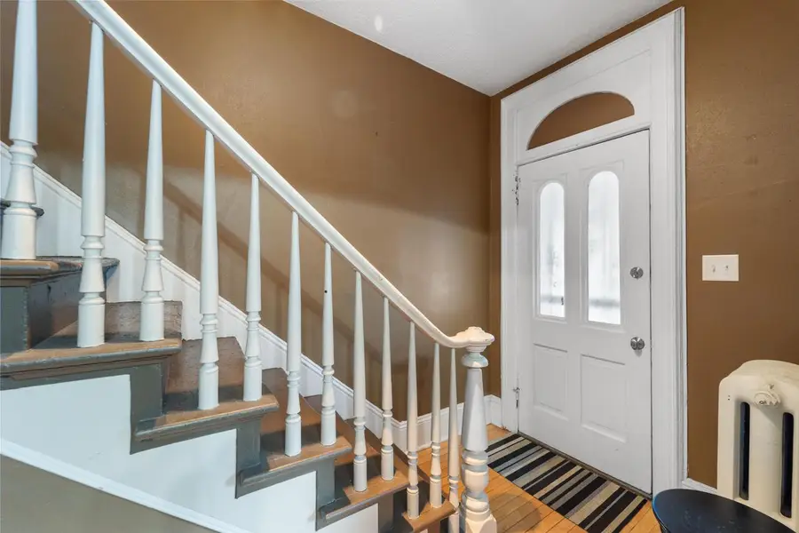 327 W Mineral STREET, Milwaukee, WI 53204 - Image #3