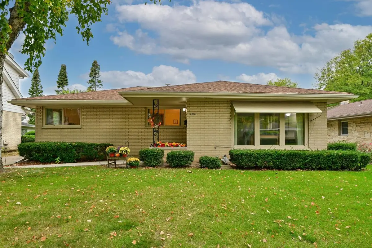 3013 S 82nd STREET, West Allis, WI 53219 - Image #1