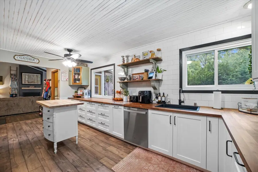 S70W14872 Dartmouth CIRCLE, Muskego, WI 53150 - Image #3