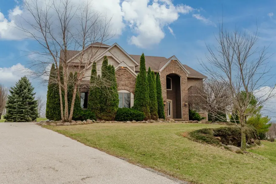 585 Overlook PASS, Fredonia, WI 53021 - Image #2