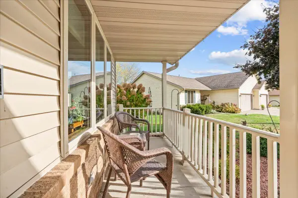 122 Lexington COURT, Sheboygan Falls, WI 53085