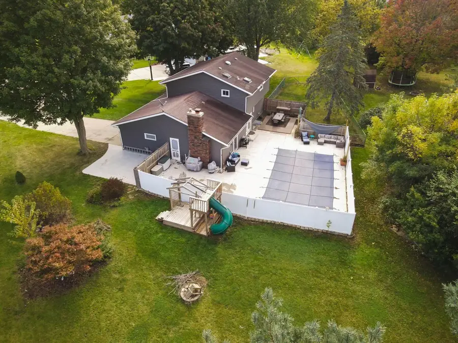 10543 Beacon Hill COURT E, Franklin, WI 53132 - Image #2
