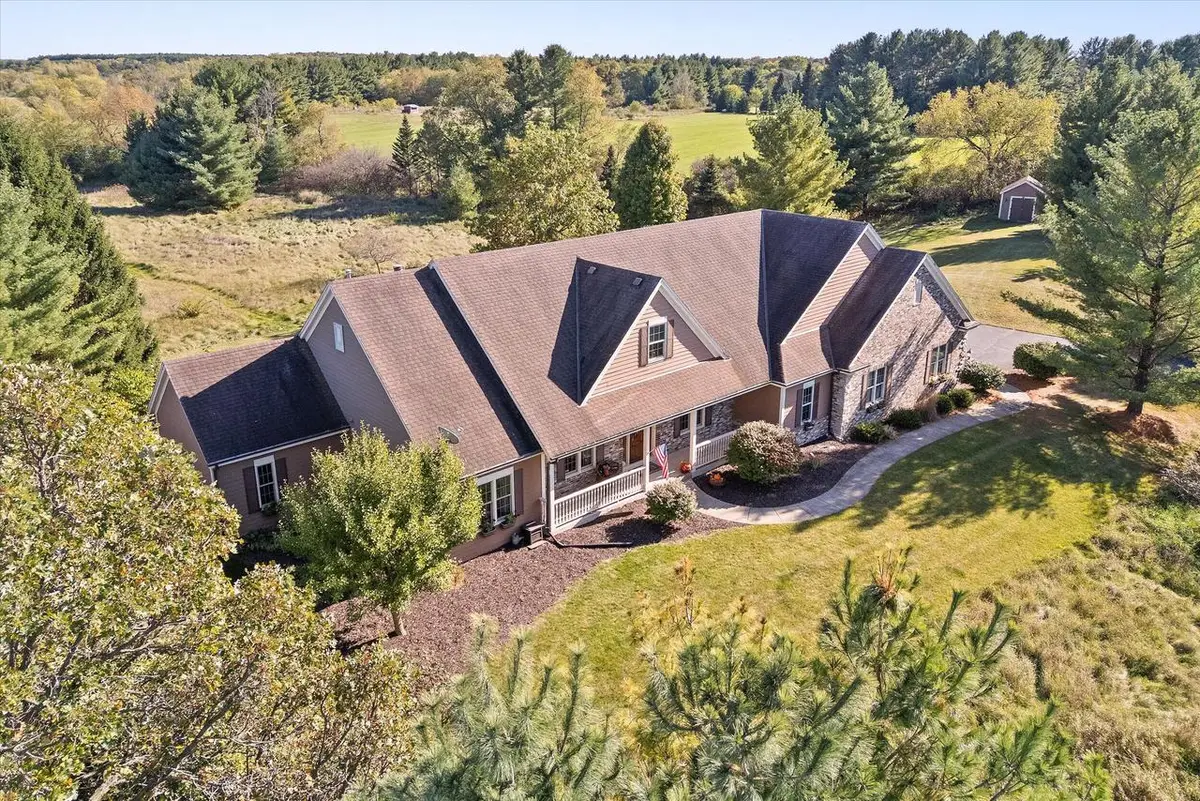 1123 Riley ROAD, Hartford, WI 53027 - Image #1