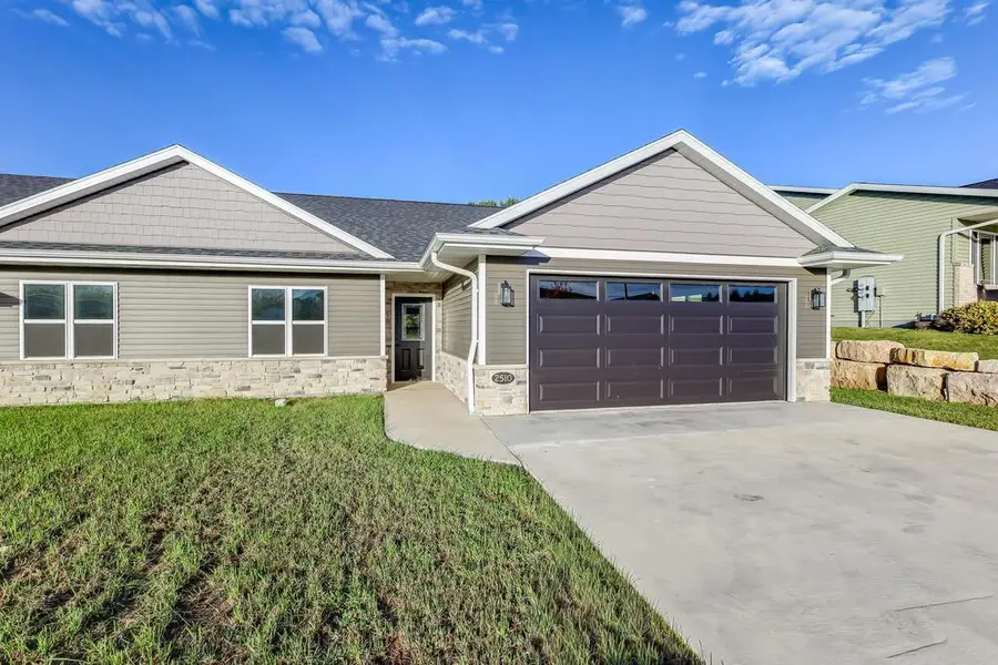 2510 Stoney Brook COURT, Manitowoc, WI 54220 - Image #2