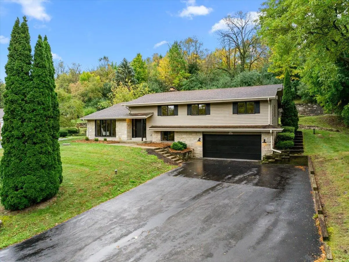 N105W20975 Oak LANE, Germantown, WI 53022 - Image #1