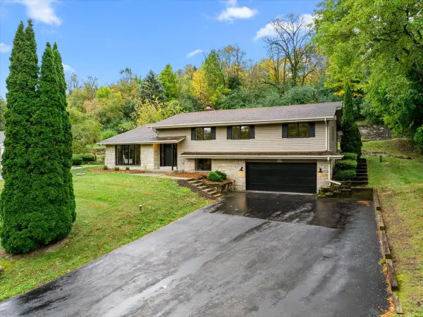 N105W20975 Oak LANE, Germantown, WI 53022