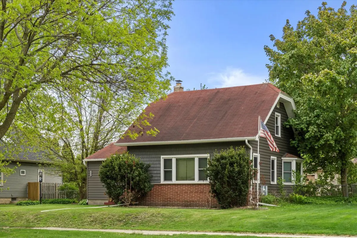 7911 W Cold Spring ROAD, Greenfield, WI 53220 - Image #1