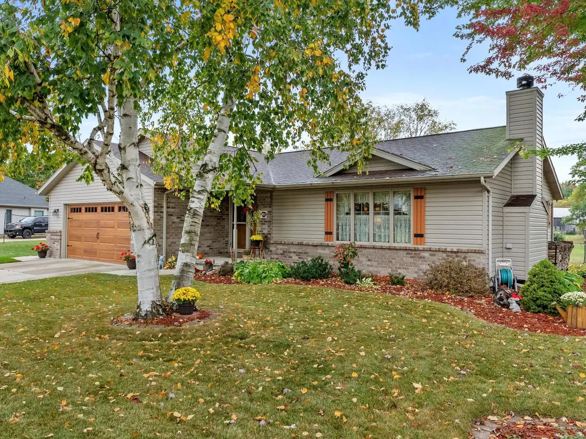 501 River Bluff DRIVE, Manitowoc, WI 54220 - Image #1