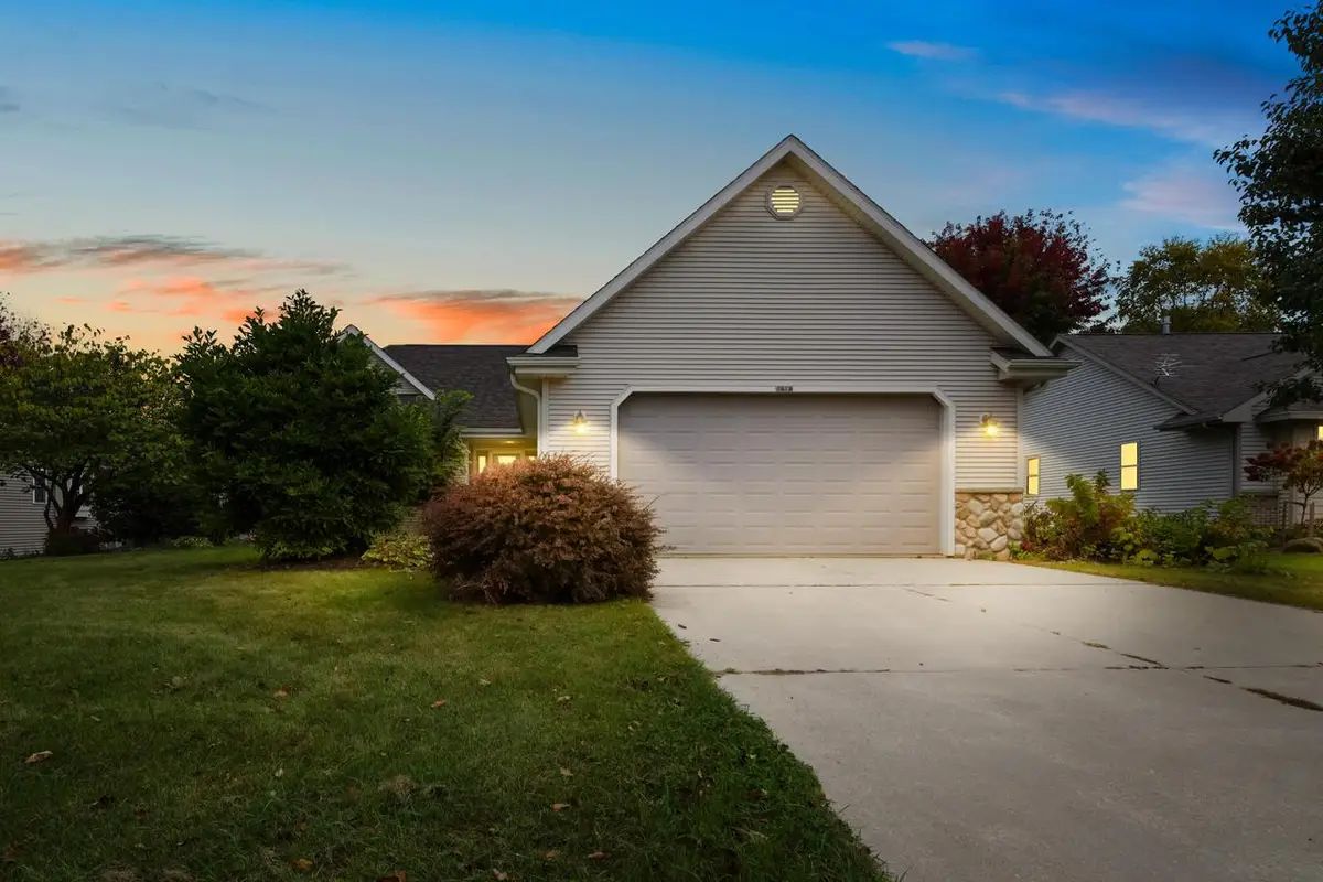 1416 Lee AVENUE, West Bend, WI 53090 - #1