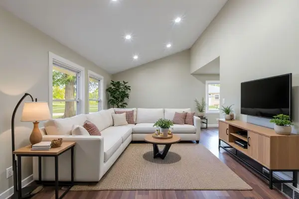 8014 S 13th STREET, Oak Creek, WI 53154