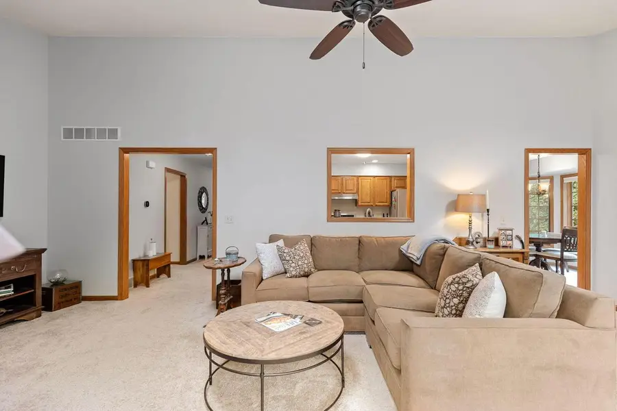 W52N129 Pioneer COURT #A, Cedarburg, WI 53012 - Image #3