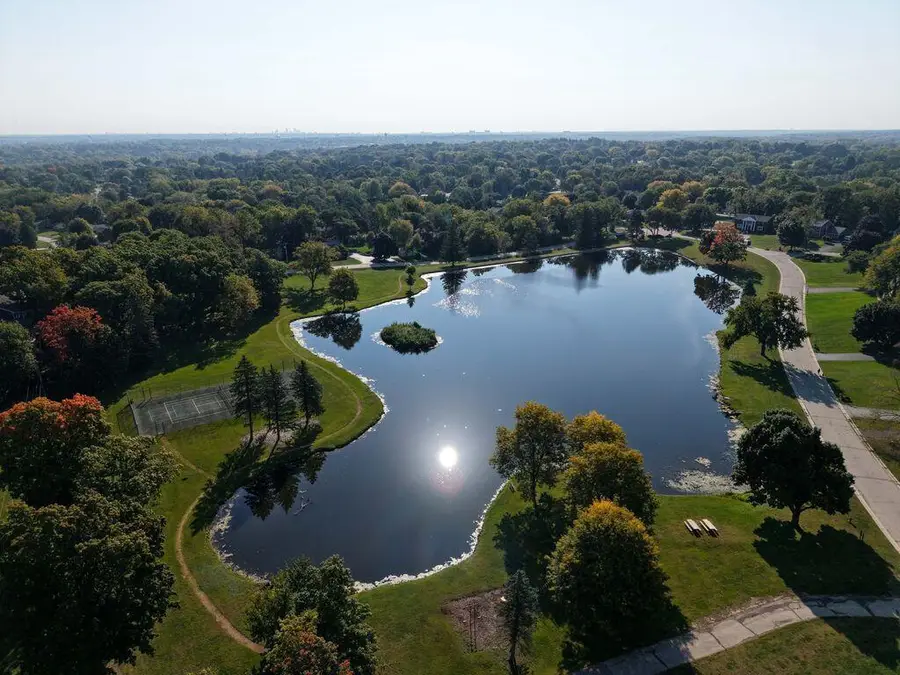 16690 Shore Line DRIVE, Brookfield, WI 53005 - Image #2