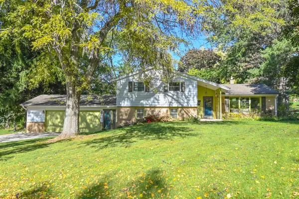 19250 Benington DRIVE, Brookfield, WI 53045