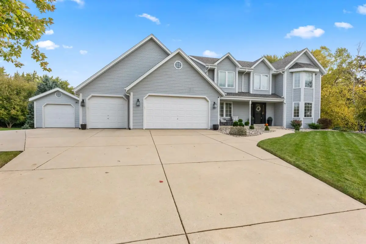 284 Sand Hill LANE, Dousman, WI 53118 - Image #1