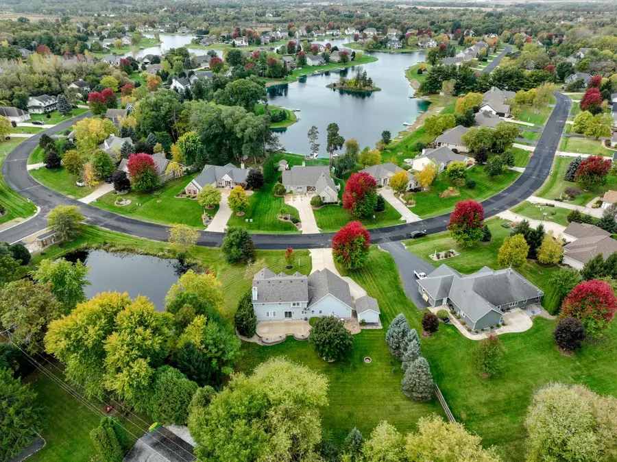 284 Sand Hill LANE, Dousman, WI 53118 - Image #2