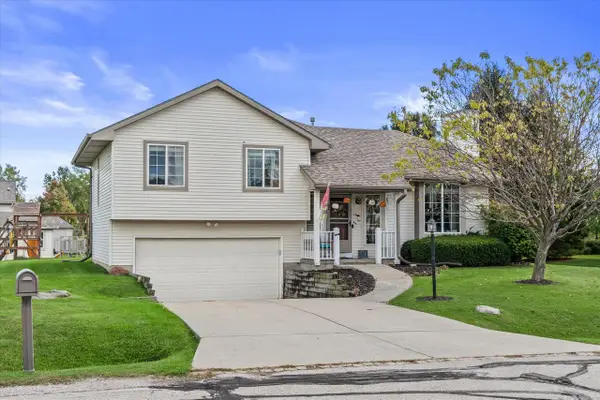 10150 S Windsor DRIVE, Oak Creek, WI 53154