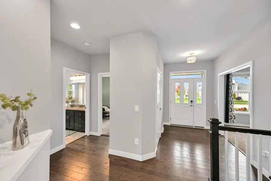 W212N6064 Legacy TRAIL, Menomonee Falls, WI 53051 - Image #3