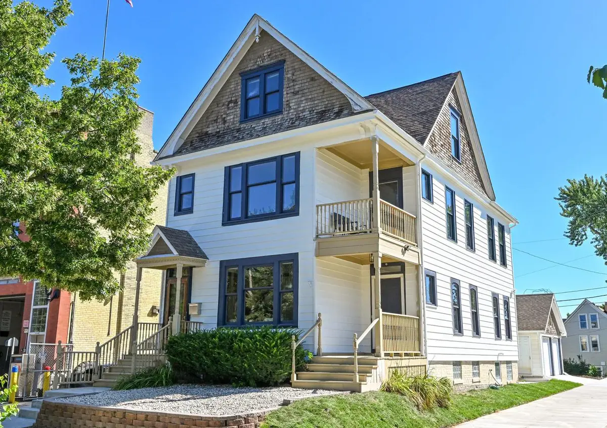 2044 N Palmer STREET, Milwaukee, WI 53212 - Image #1