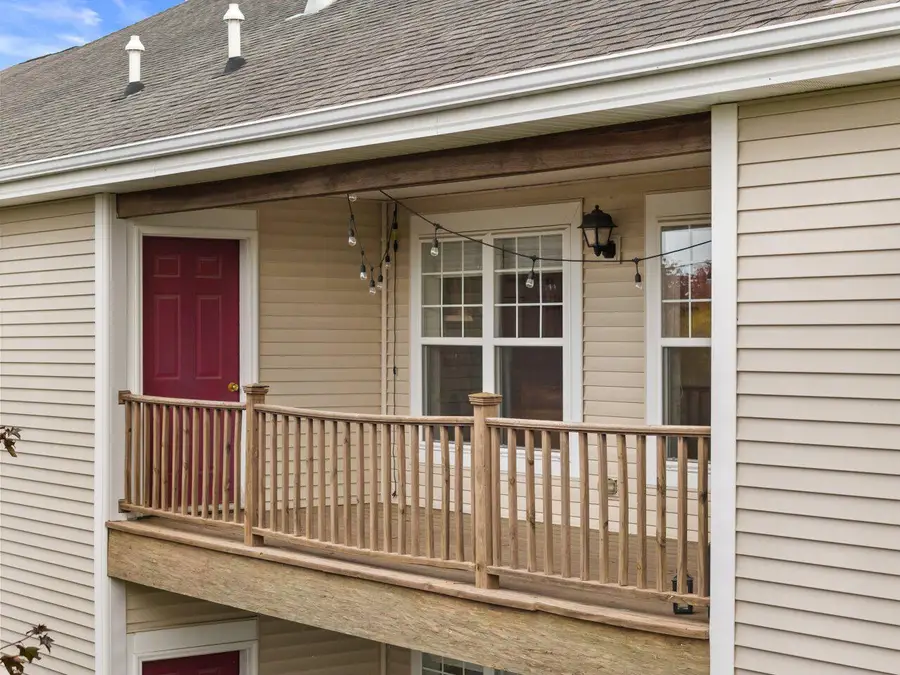 1203 Woodbury COMMON #B, Waukesha, WI 53189 - Image #2