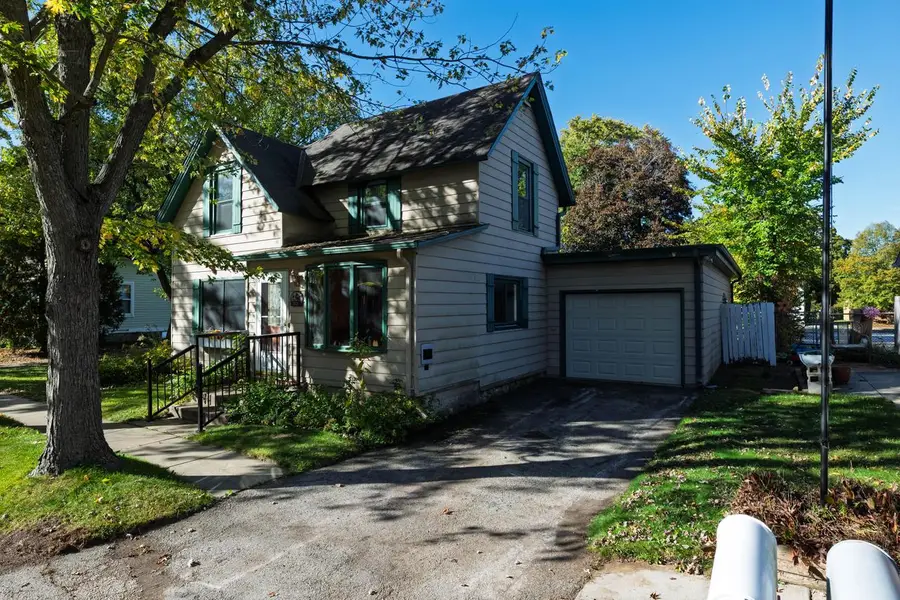 221 Evergreen STREET, Dousman, WI 53118 - Image #3